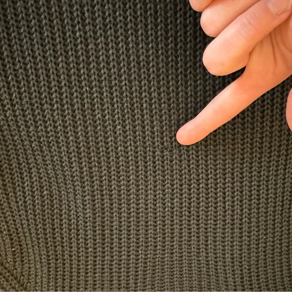 Embroidered Sleeve Gold Floral Black Knit Woven Heart Crew Neck Sweater Medium - Picture 7 of 9